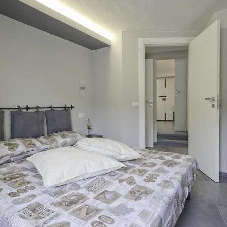 Casa Vacanze Vicolo Della Luna Ambra المظهر الخارجي الصورة